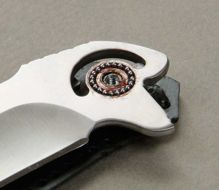 IKBS Ball bearing system for knives